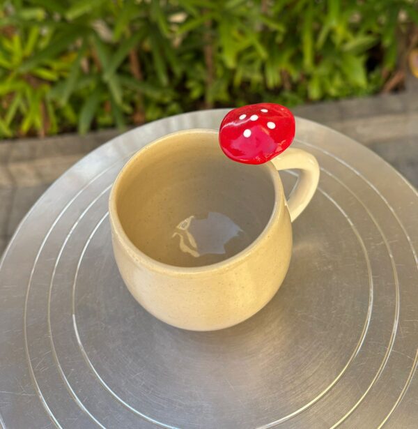 Caneca alça cogumelo