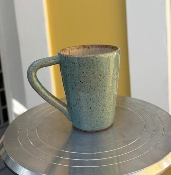 Caneca cone verde e bege